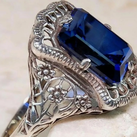 Blue Sapphire simulated Silver Ring - Picture 2 of 2